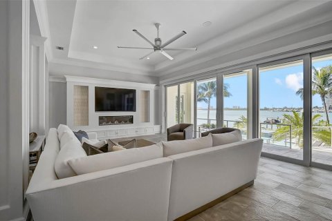 House in Sarasota, Florida 5 bedrooms, 480.86 sq.m. № 2354629 - photo 8
