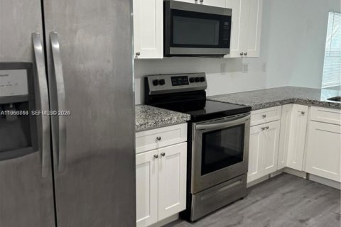 House in Miami, Florida 3 bedrooms, 214.05 sq.m. № 2024355