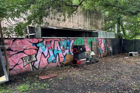 House in Miami, Florida 3 bedrooms, 214.05 sq.m. № 2024355 - photo 30