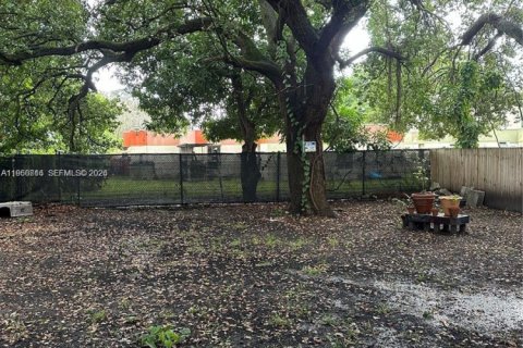 House in Miami, Florida 3 bedrooms, 214.05 sq.m. № 2024355 - photo 24