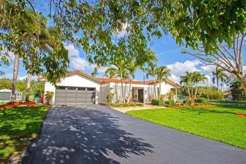 Villa ou maison à vendre à Southwest Ranches, Floride: 3 chambres, 240.06 m2 № 2065250 - photo 4