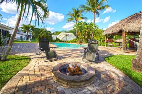 Villa ou maison à vendre à Southwest Ranches, Floride: 3 chambres, 240.06 m2 № 2065250 - photo 16