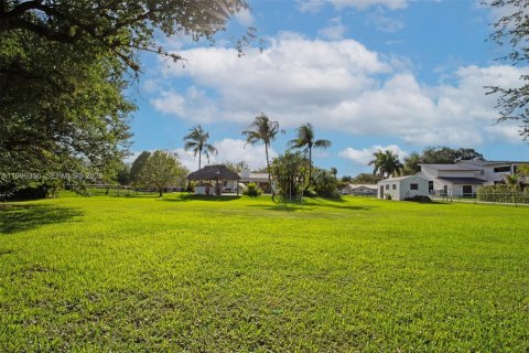 Villa ou maison à vendre à Southwest Ranches, Floride: 3 chambres, 240.06 m2 № 2065250 - photo 18
