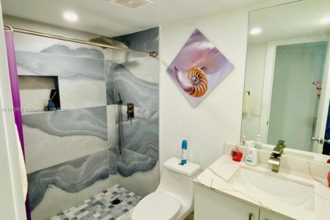 Condo in Sunrise, Florida, 2 bedrooms № 1968342 - photo 7