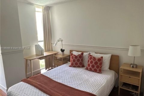 Condominio en alquiler en Miami, Florida, 2 dormitorios, 95.69 m2 № 1892495 - foto 28