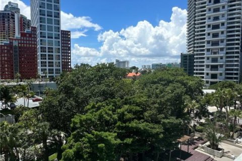 Condominio en alquiler en Miami, Florida, 2 dormitorios, 95.69 m2 № 1892495 - foto 15