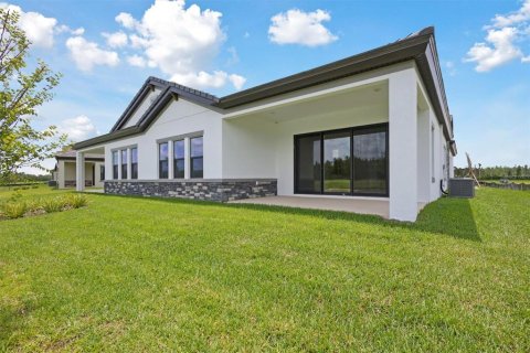 House in Zephyrhills, Florida 3 bedrooms, 200.67 sq.m. № 1690614 - photo 20