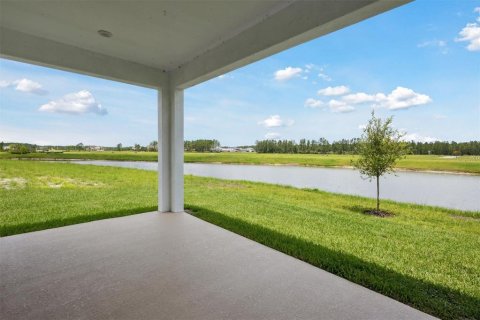 House in Zephyrhills, Florida 3 bedrooms, 200.67 sq.m. № 1690614 - photo 19