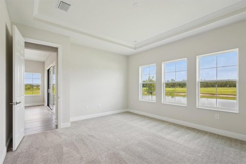 House in Zephyrhills, Florida 3 bedrooms, 200.67 sq.m. № 1690614 - photo 8