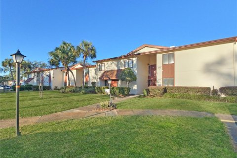 Condominio en Ocala, Florida, 2 dormitorios  № 2102227