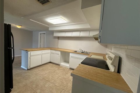 Villa ou maison à louer à Holiday, Floride: 4 chambres, 141.4 m2 № 2406913 - photo 4
