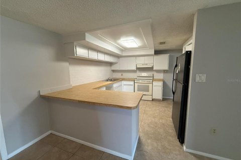 Villa ou maison à louer à Holiday, Floride: 4 chambres, 141.4 m2 № 2406913 - photo 5