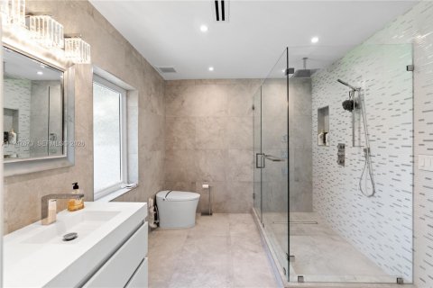 House in Miami, Florida 3 bedrooms, 195.56 sq.m. № 2003847 - photo 23