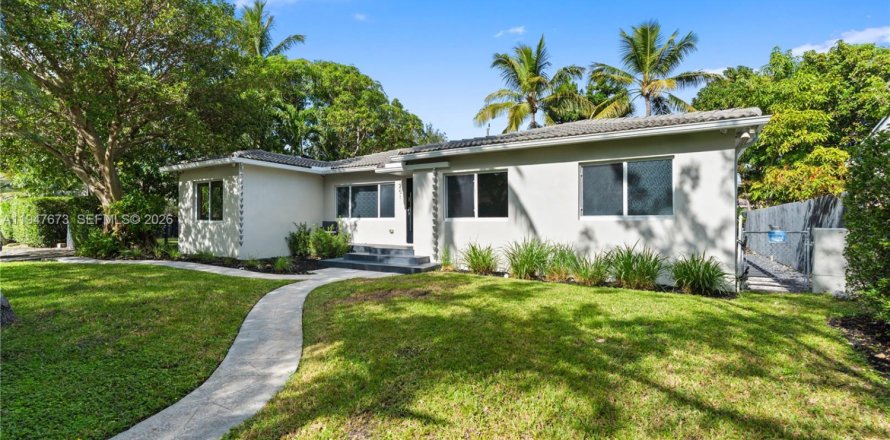 House in Miami, Florida 3 bedrooms, 195.56 sq.m. № 2003847