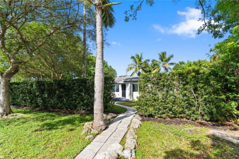 House in Miami, Florida 3 bedrooms, 195.56 sq.m. № 2003847 - photo 3