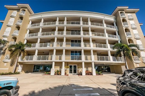 Condo in Saint Pete Beach, Florida, 3 bedrooms  № 1687443 - photo 2