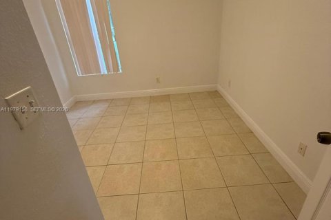 Villa ou maison à louer à Fort Lauderdale, Floride: 2 chambres, 634.06 m2 № 2046164 - photo 6