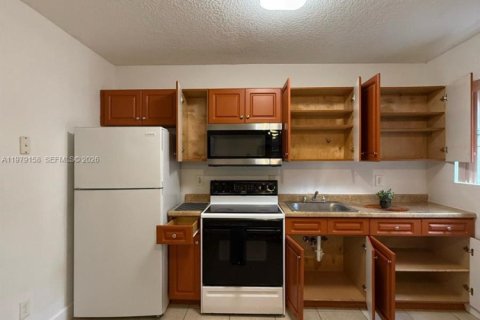 Villa ou maison à louer à Fort Lauderdale, Floride: 2 chambres, 634.06 m2 № 2046164 - photo 9