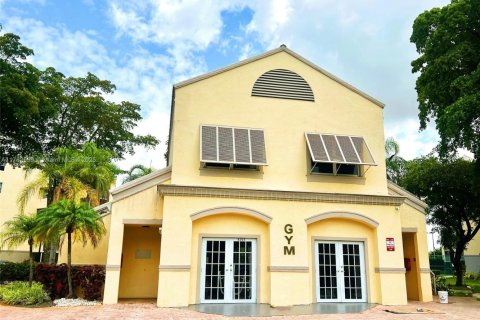 Condo in Doral, Florida, 2 bedrooms  № 1705687 - photo 20