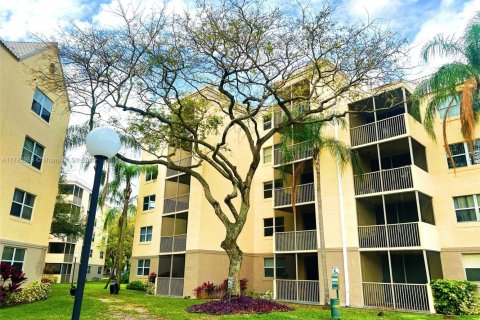 Condo in Doral, Florida, 2 bedrooms  № 1705687 - photo 1
