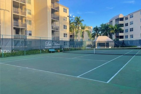 Condo in Doral, Florida, 2 bedrooms  № 1705687 - photo 24
