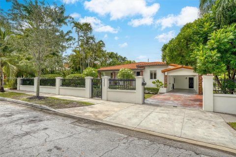 House in Miami, Florida 3 bedrooms, 221.57 sq.m. № 1878867 - photo 6