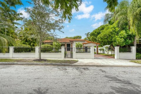 House in Miami, Florida 3 bedrooms, 221.57 sq.m. № 1878867 - photo 5