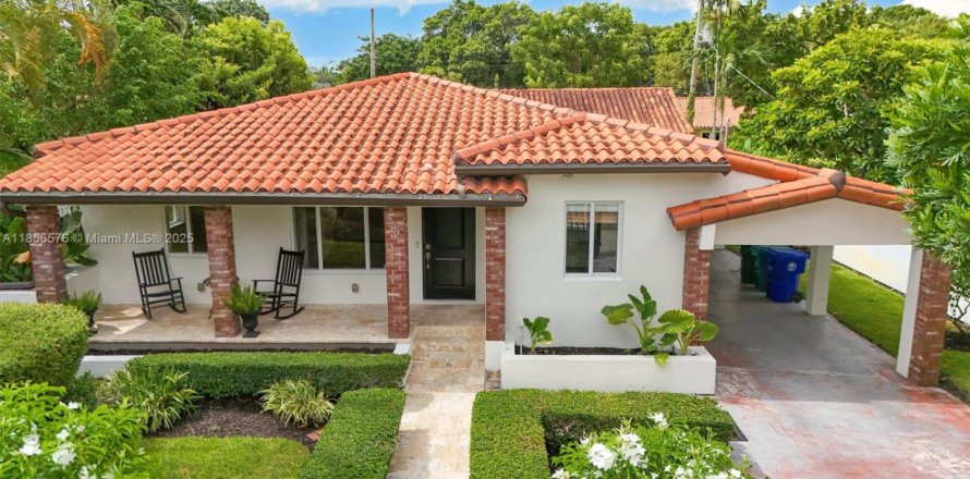 House in Miami, Florida 3 bedrooms, 221.57 sq.m. № 1878867