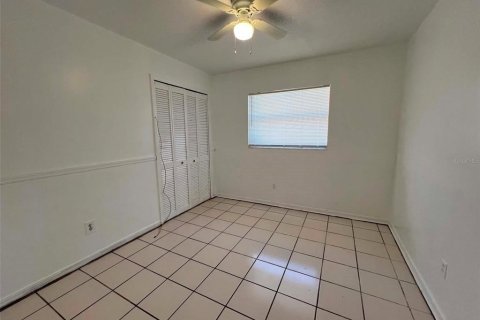 House in Orlando, Florida 4 bedrooms, 172.89 sq.m. № 2237704 - photo 10