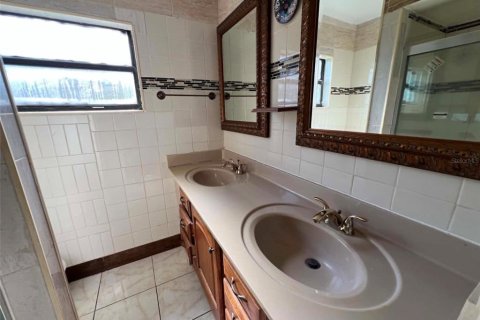 House in Orlando, Florida 4 bedrooms, 172.89 sq.m. № 2237704 - photo 15