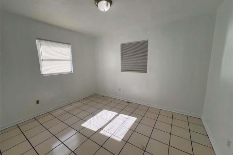 House in Orlando, Florida 4 bedrooms, 172.89 sq.m. № 2237704 - photo 12