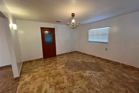 House in Orlando, Florida 4 bedrooms, 172.89 sq.m. № 2237704 - photo 5