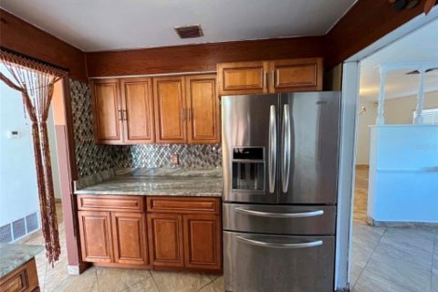 House in Orlando, Florida 4 bedrooms, 172.89 sq.m. № 2237704 - photo 3