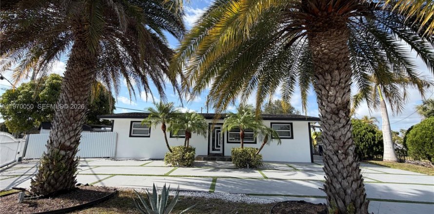 Casa en Miami, Florida 3 dormitorios, 104.79 m2 № 2031022