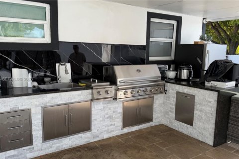 Casa en alquiler en Miami, Florida, 3 dormitorios, 104.79 m2 № 2031022 - foto 26