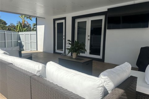 Casa en alquiler en Miami, Florida, 3 dormitorios, 104.79 m2 № 2031022 - foto 23
