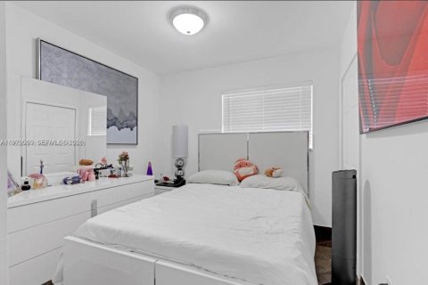 Casa en alquiler en Miami, Florida, 3 dormitorios, 104.79 m2 № 2031022 - foto 18