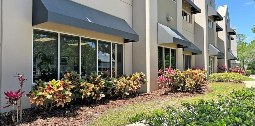 Propiedad comercial en Orlando, Florida 72.56 m2 № 2157744