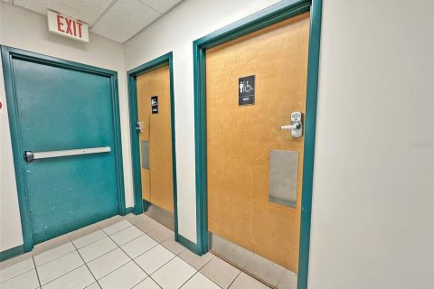 Propiedad comercial en venta en Orlando, Florida, 72.56 m2 № 2157744 - foto 11