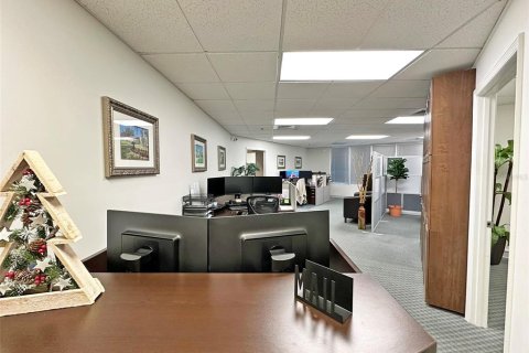 Propiedad comercial en venta en Orlando, Florida, 72.56 m2 № 2157744 - foto 2