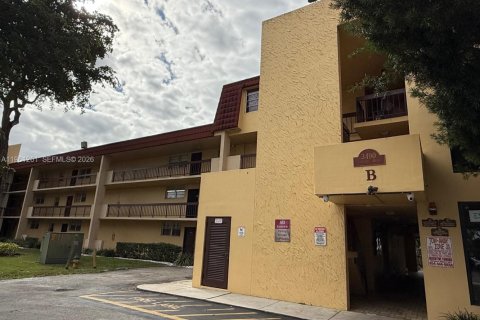 Condominio en venta en Miramar, Florida, 1 dormitorio, 83.61 m2 № 2023211 - foto 2