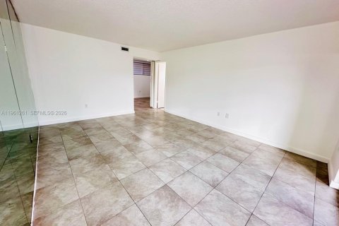 Condominio en venta en Miramar, Florida, 1 dormitorio, 83.61 m2 № 2023211 - foto 8