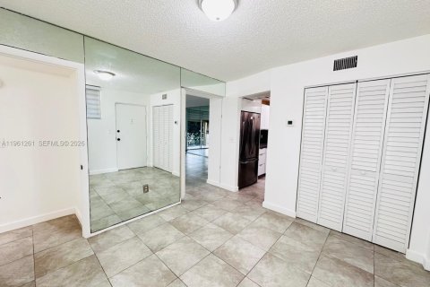 Condominio en venta en Miramar, Florida, 1 dormitorio, 83.61 m2 № 2023211 - foto 7