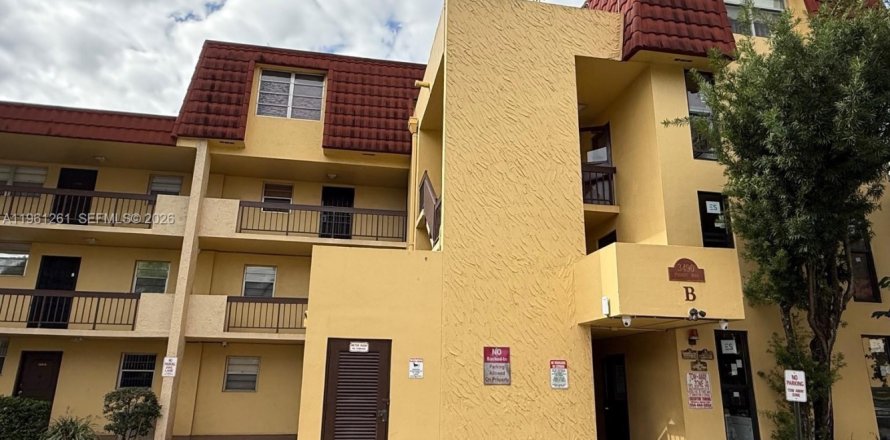 Condominio en Miramar, Florida, 1 dormitorio  № 2023211