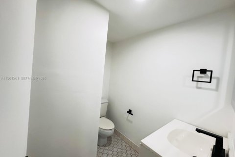 Condominio en venta en Miramar, Florida, 1 dormitorio, 83.61 m2 № 2023211 - foto 25