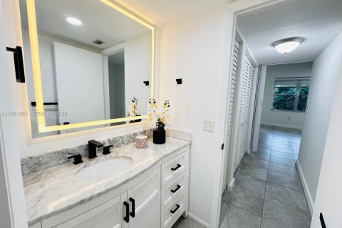 Condominio en venta en Miramar, Florida, 1 dormitorio, 83.61 m2 № 2023211 - foto 20