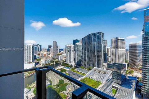Condominio en alquiler en Miami, Florida, 2 dormitorios, 119.01 m2 № 2031945 - foto 9