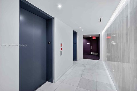 Condominio en alquiler en Miami, Florida, 2 dormitorios, 119.01 m2 № 2031945 - foto 25