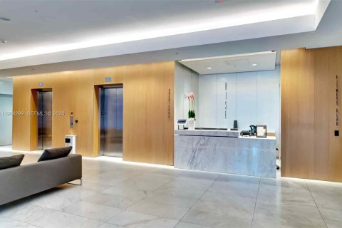 Condominio en alquiler en Miami, Florida, 2 dormitorios, 119.01 m2 № 2031945 - foto 27