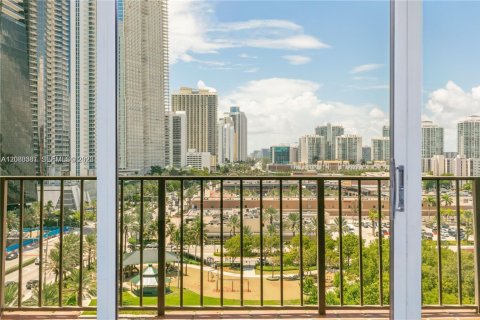 Copropriété à vendre à Sunny Isles Beach, Floride: 2 chambres, 181.07 m2 № 2338625 - photo 21